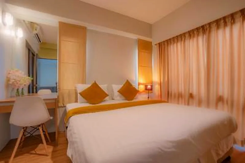 Deluxe Double Room at Peace Land Khaosan